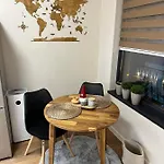 Cozy With Balcony, 5 Min Away From The Beach- Part Of The Family 'vicki Apart Διαμέρισμα