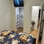 Cozy With Balcony, 5 Min Away From The Beach- Part Of The Family 'vicki Apart Διαμέρισμα Βάρνα