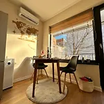 Cozy With Balcony, 5 Min Away From The Beach- Part Of The Family 'vicki Apart