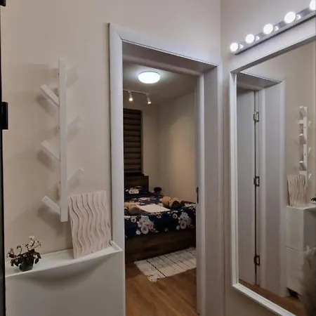 Cozy With Balcony, 5 Min Away From The Beach- Part Of The Family 'vicki Apart Apartament Warna