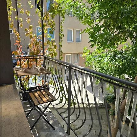 Διαμέρισμα Cozy With Balcony, 5 Min Away From The Beach- Part Of The Family 'vicki Apart Βάρνα