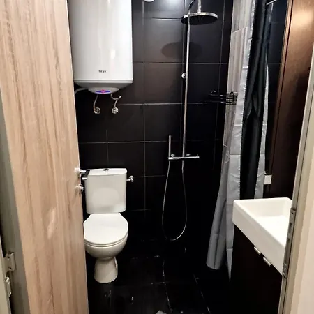 Cozy With Balcony, 5 Min Away From The Beach- Part Of The Family 'vicki Apart Apartamento Varna