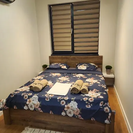 Cozy With Balcony, 5 Min Away From The Beach- Part Of The Family 'vicki Apart *