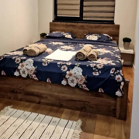 Apartment Cozy With Balcony, 5 Min Away From The Beach- Part Of The Family 'vicki Apart *
