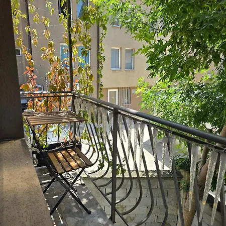 Apartment Cozy With Balcony, 5 Min Away From The Beach- Part Of The Family 'vicki Apart Varna